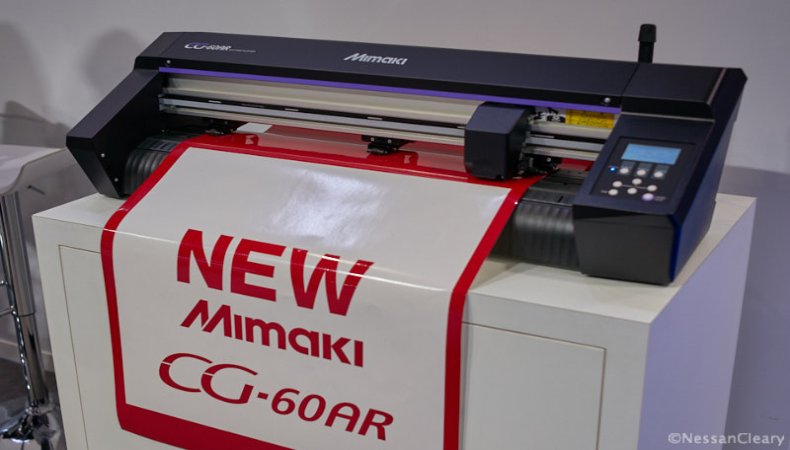 Nace una nueva generación de plotters para imprimir, cortar, troquelar y  hendir - Gráficas