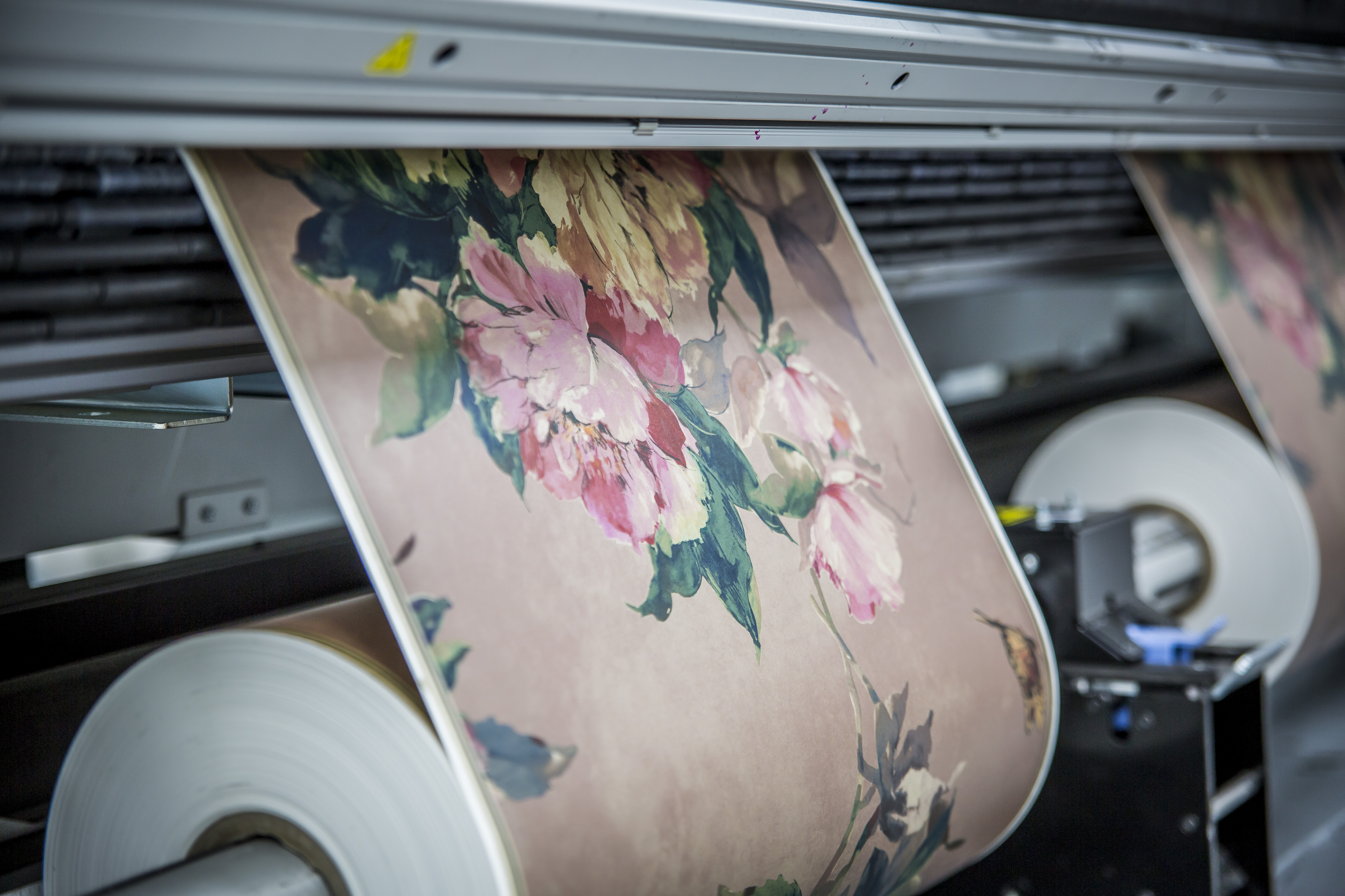 Print Custom Wallpaper for Homes and Businesses | Roland DGA
