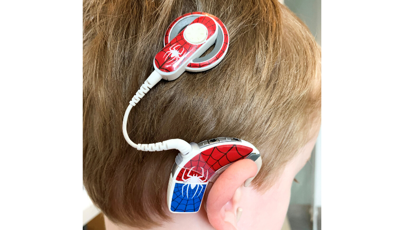 Mimaki y YPS ayudan a HEAROES a acabar con el estigma de los audífonos para niños