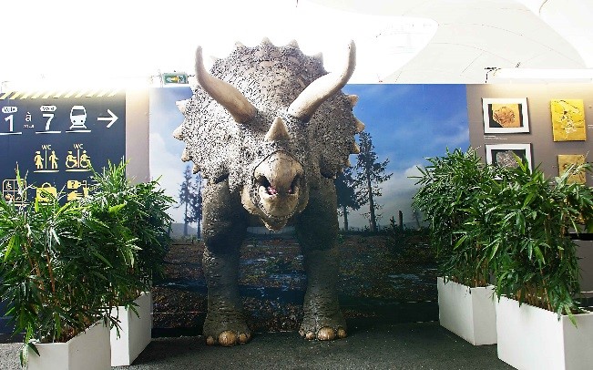 METROPOLE produces life-size Triceratops in Paris using Massivit 3D Printing