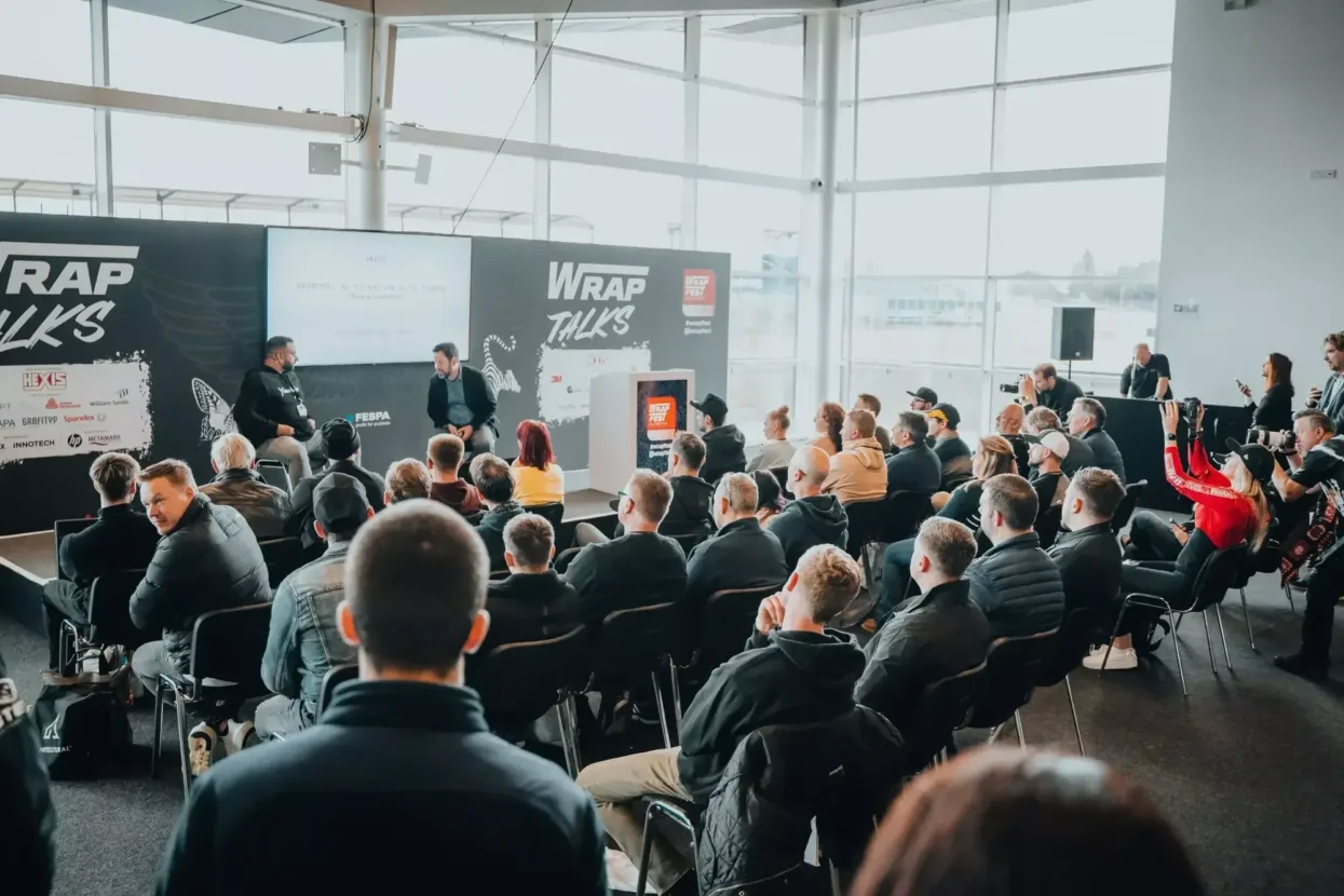 WrapFest,-FESPA,-Silverstone-by-Visually-Rich-00926-Yianni-WrapTalks