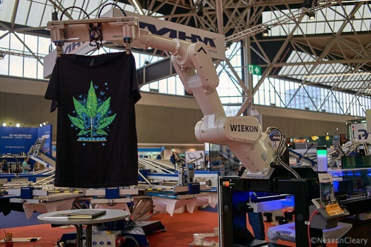 thumbnail_Fespa2024_MHMtshirt_L1049639_WQ-(1)