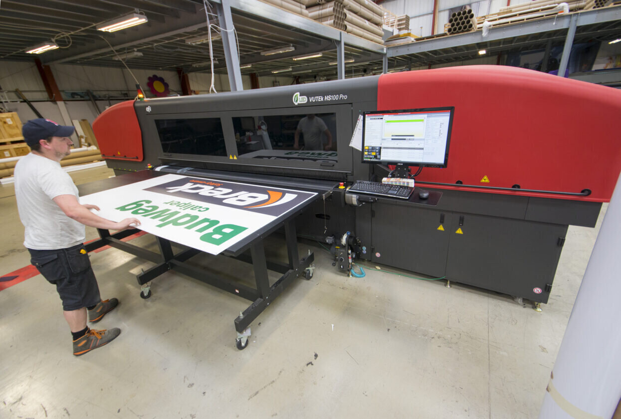 05-EFI-HS100-at-Super-Wide